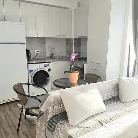 아파트 Andrei's Place Năvodari